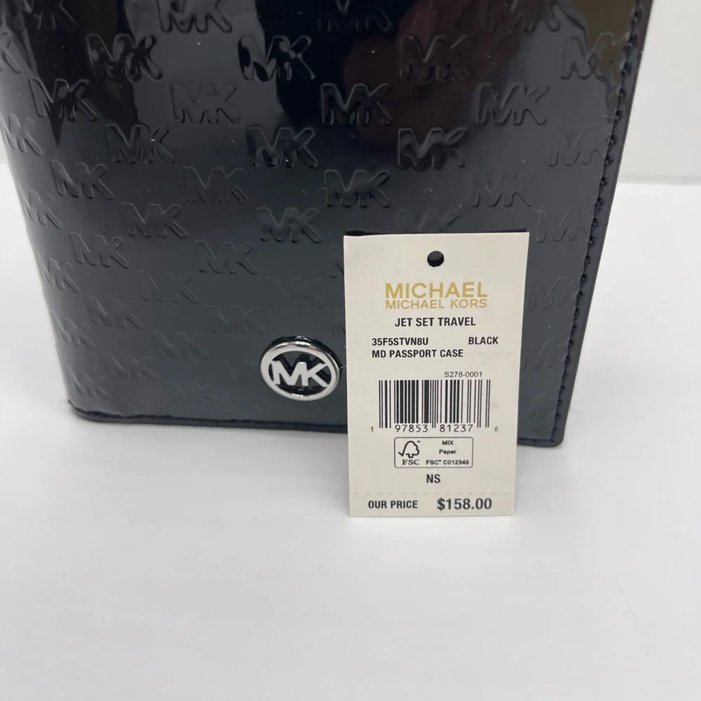 Michael Kors Jet Set Travel Md Signatu Patent Logo Debossed Passport Case Black